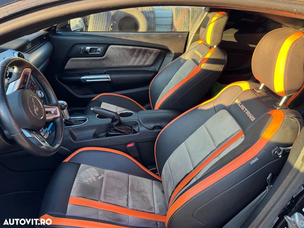 Ford Mustang - 6