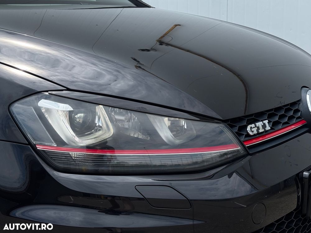 Volkswagen Golf - 13
