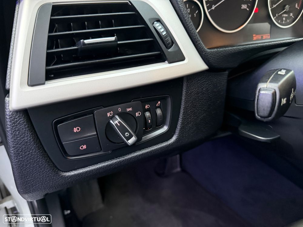 BMW 318 d Touring - 13