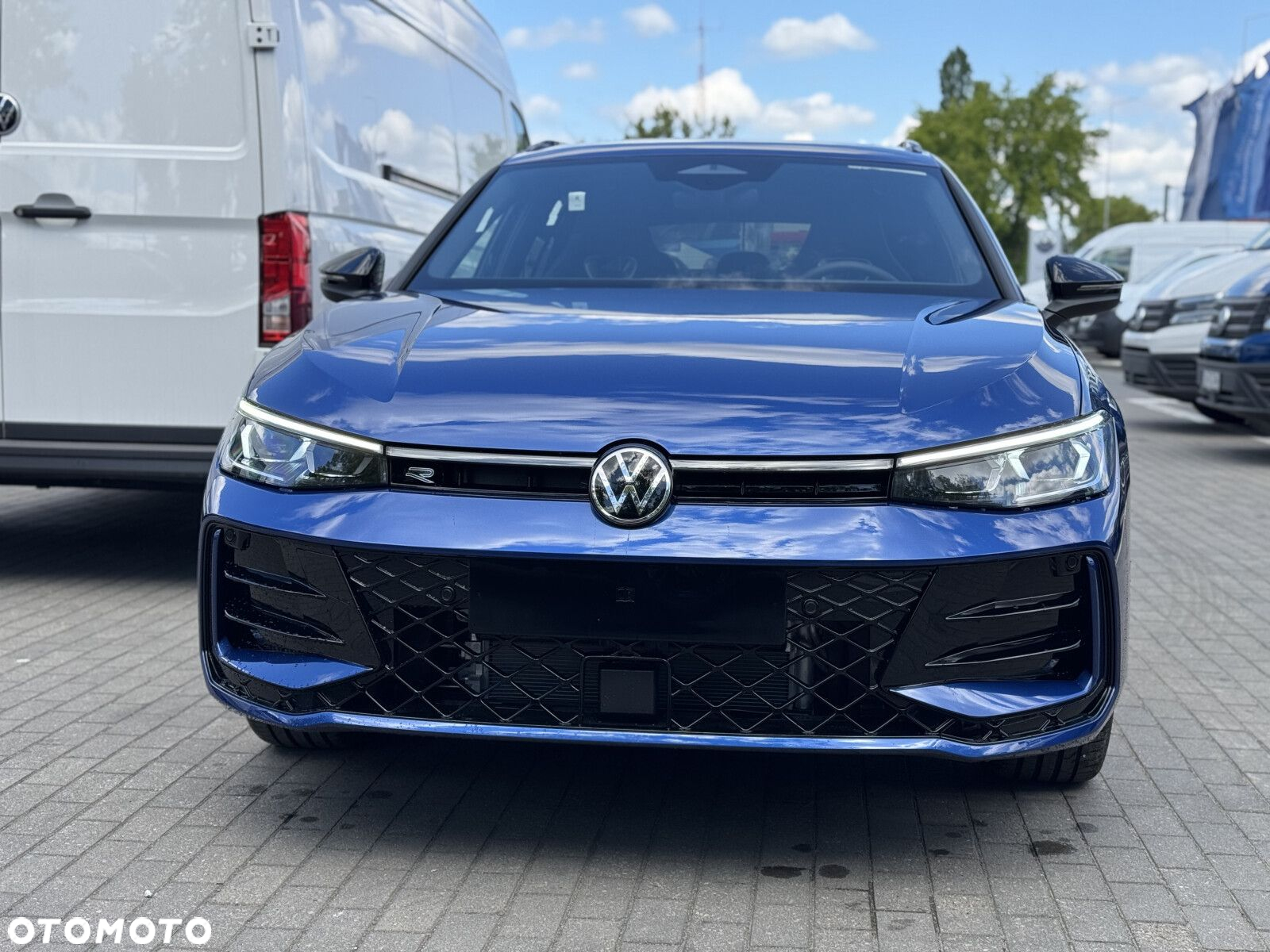 Volkswagen Passat - 4