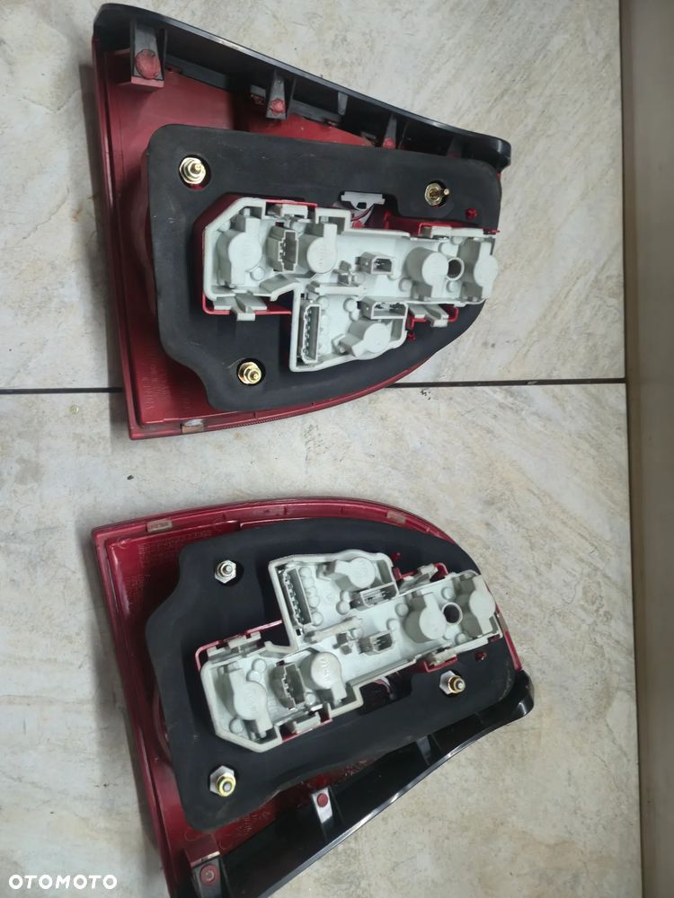VW PASSAT B5 FL SEDAN LAMPA PRAWA LEWA TYŁ EU - 5
