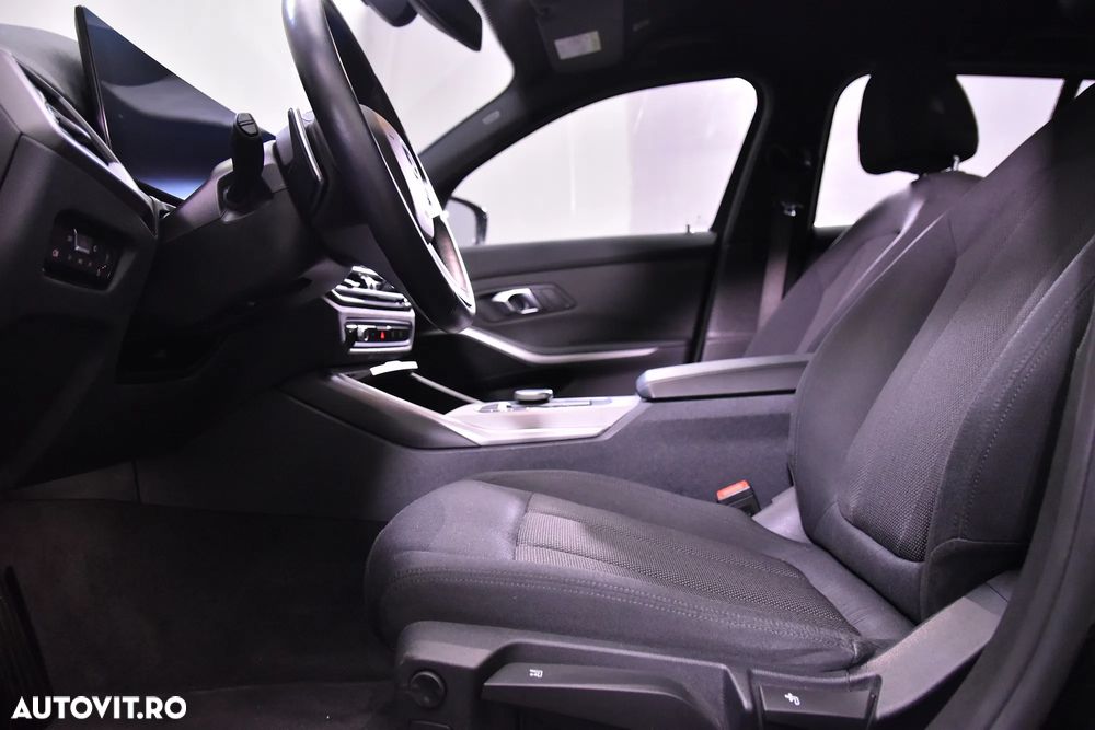 BMW Seria 3 320e Touring Aut. - 26