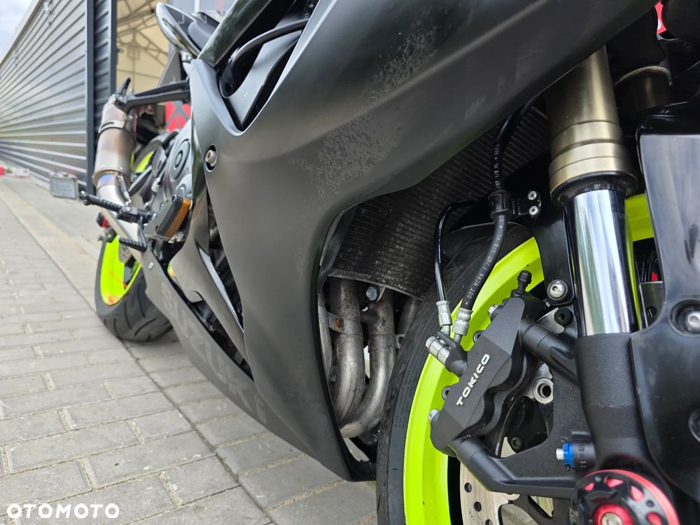 Suzuki GSX-R - 33