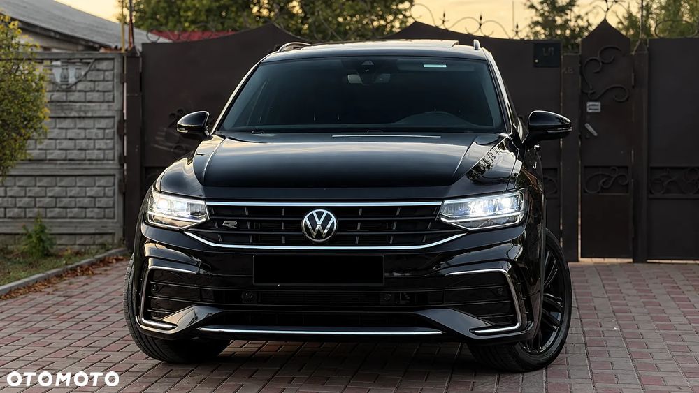 Volkswagen Tiguan - 1
