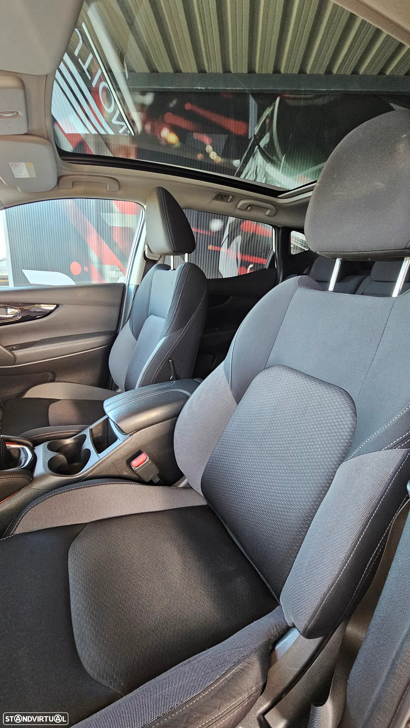 Nissan Qashqai 1.5 dCi N-Connecta J18+Led - 33