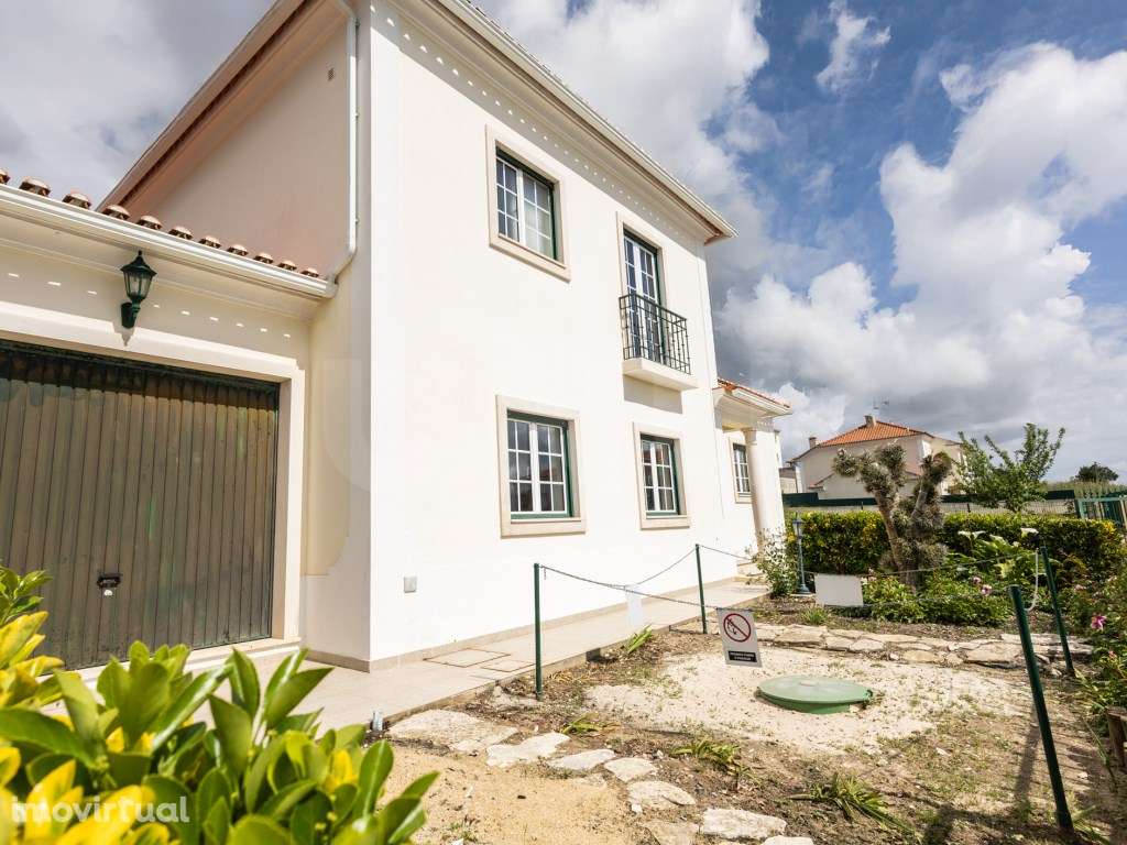 Moradia T3 independente nas Gaeiras com piscina, terraço coberto e ... - Grande imagem: 4/52