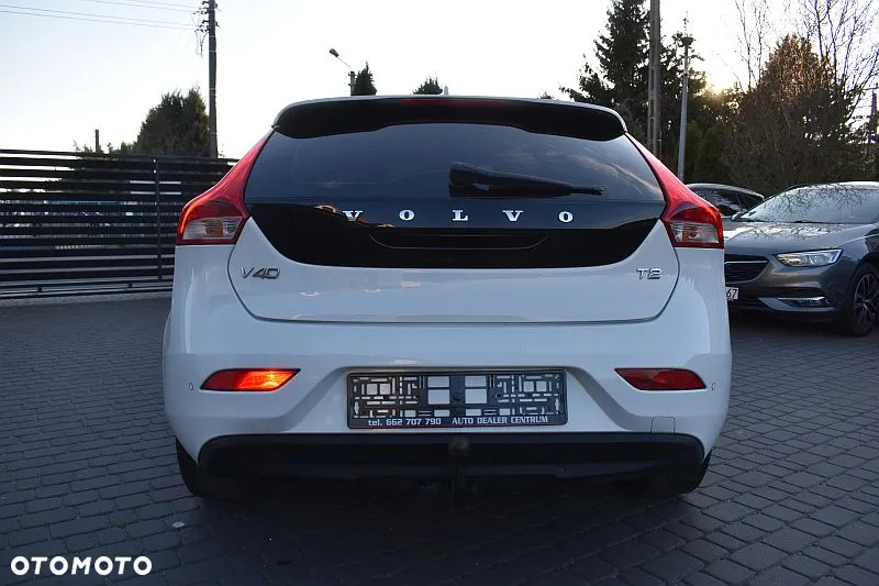Volvo V40 T2 Geartronic Momentum - 28