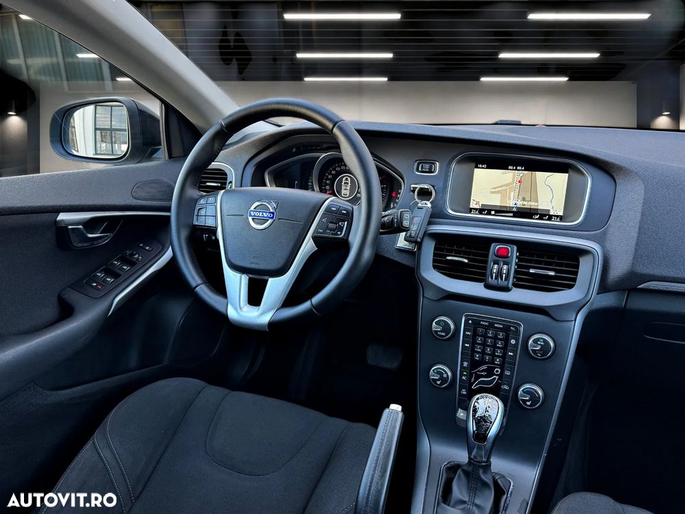 Volvo V40 D2 Powershift Momentum - 10