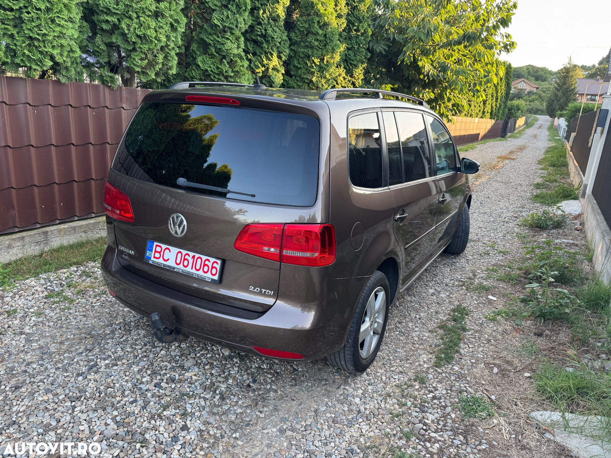 Volkswagen Touran 2.0 TDI DPF Comfortline - 4