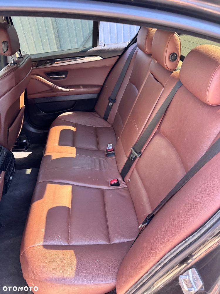 BMW Seria 5 525d - 15