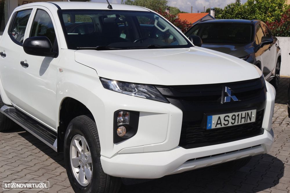 Mitsubishi L200 2.3 DI-D Space Cab Invite Strakar Look 4WD - 5