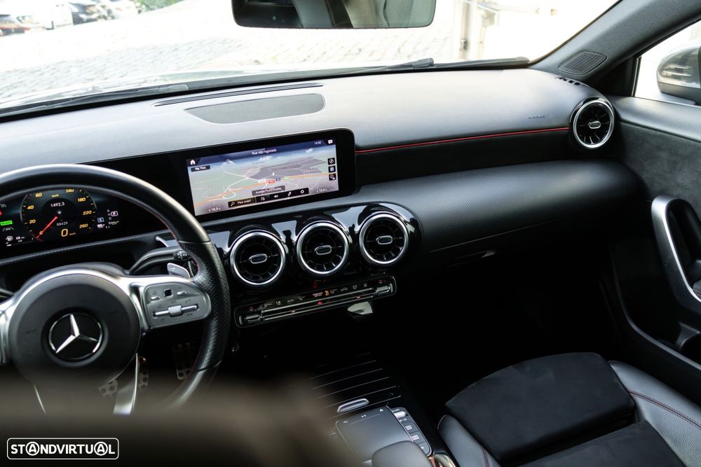 Mercedes-Benz A 250 e AMG Line - 24