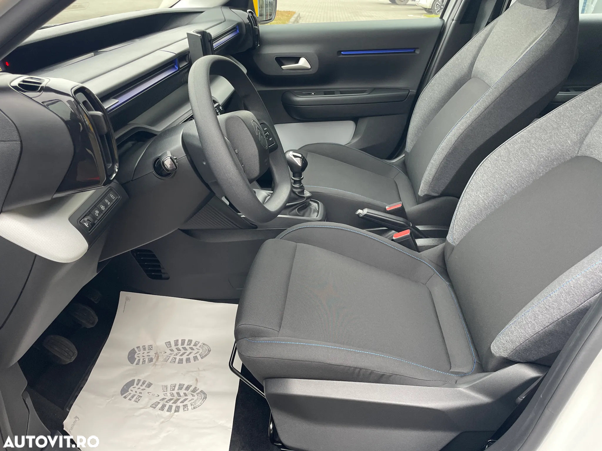 Citroën C3 1.2 PureTech 100 S&S BVM6 YOU! - 8