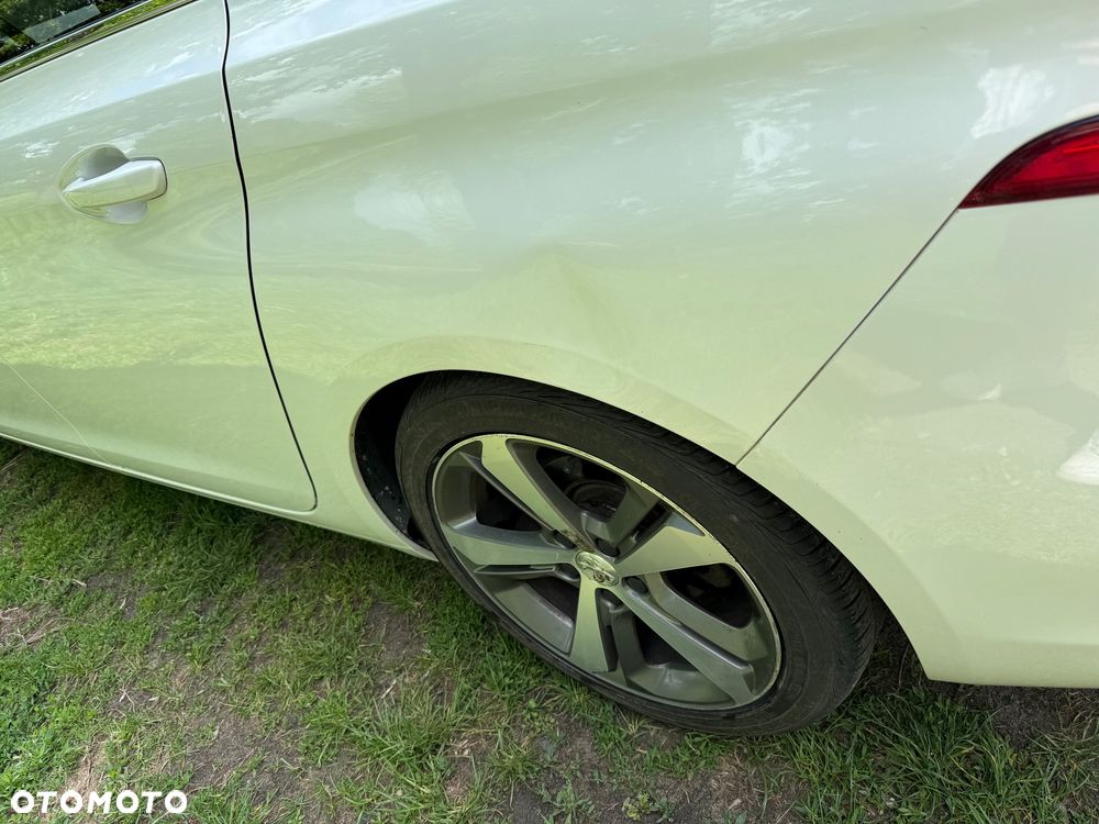 Peugeot 308 1.2 PureTech Allure S&S - 17