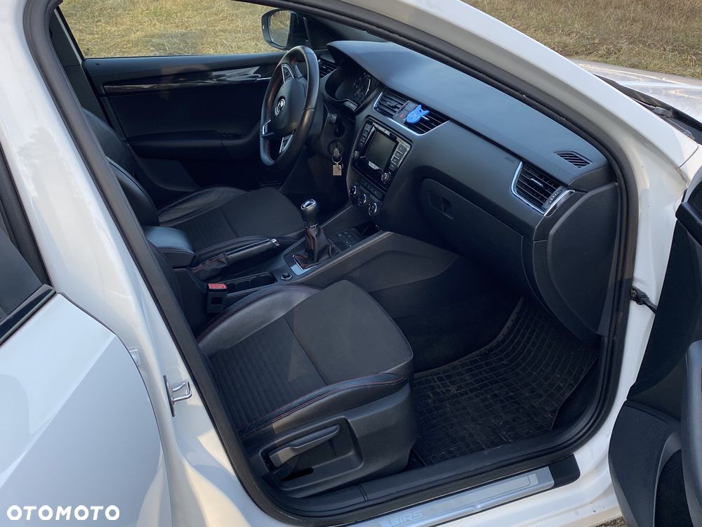 Skoda Octavia 2.0 TSI RS - 19