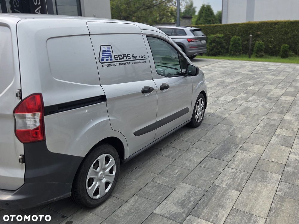 Ford Transit Courier - 4
