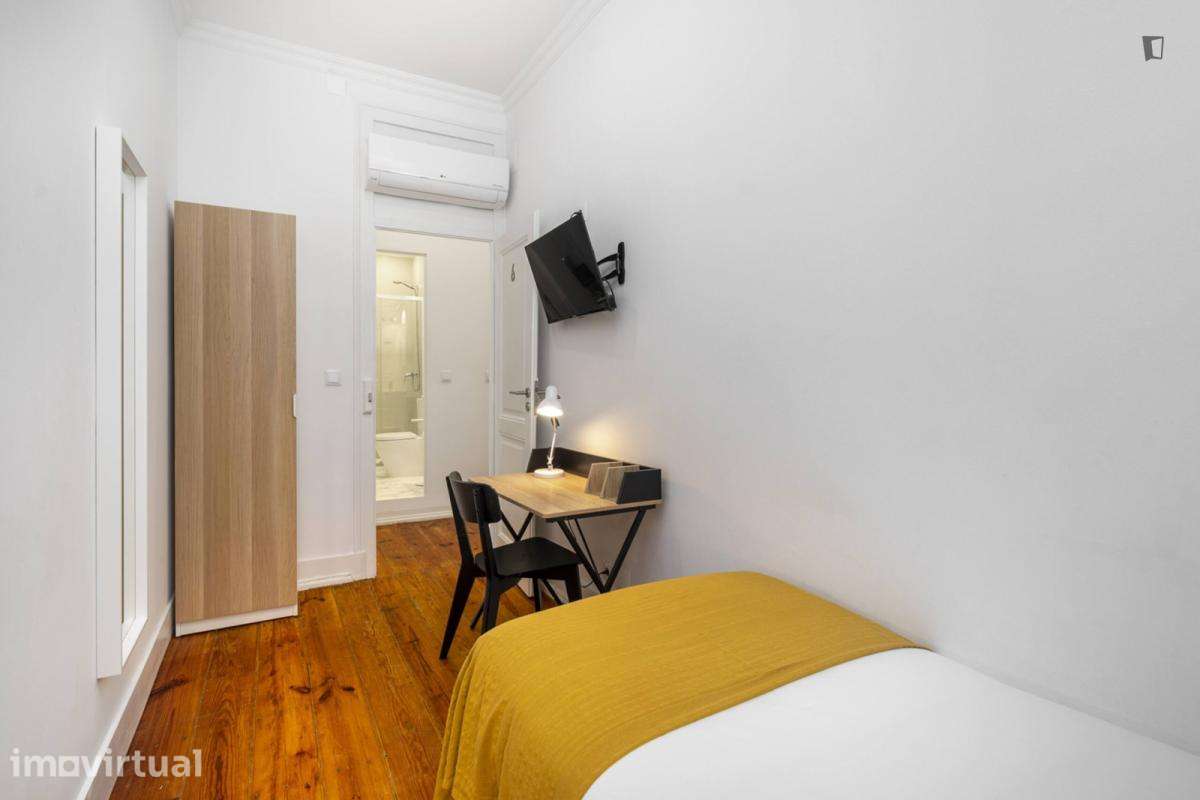 Quarto - localizado em Penha Lisbon - Grande imagem: 2/11