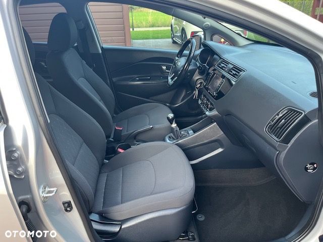 Kia Rio 1.2 Attract - 9