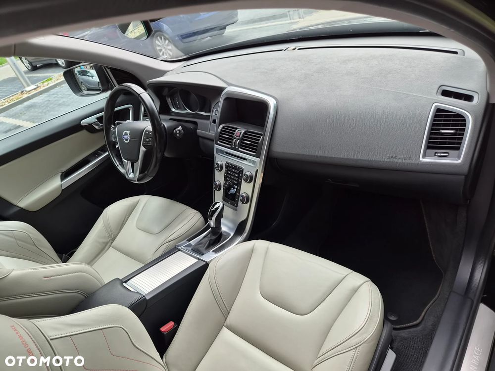 Volvo XC 60 D3 Drive-E Ocean Race - 38