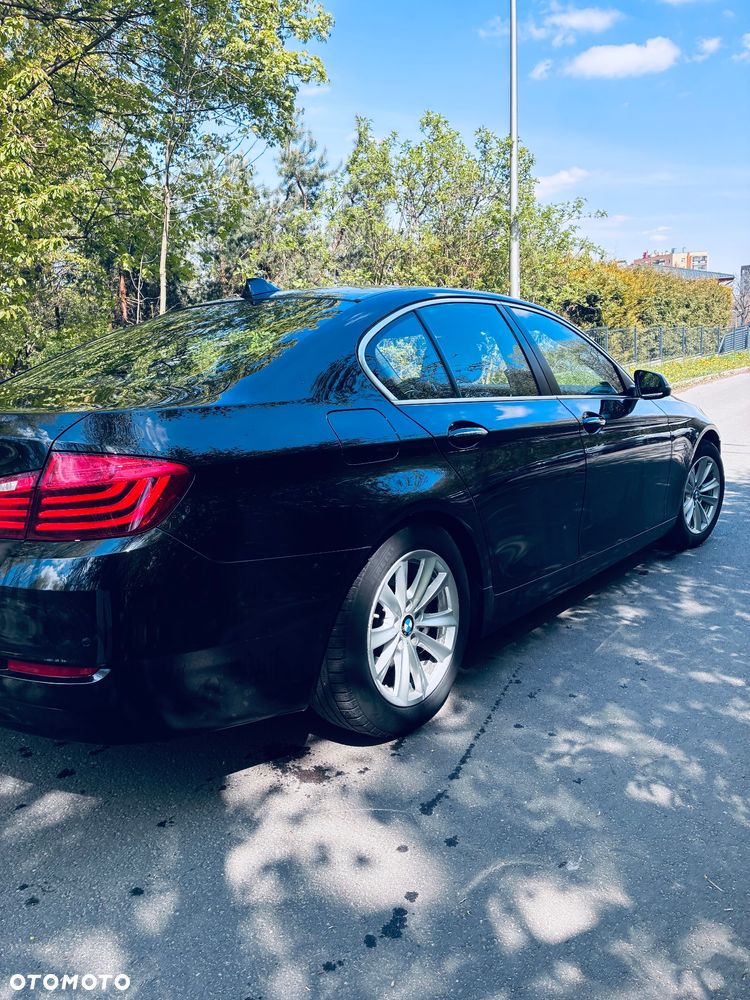 BMW Seria 5 520d xDrive - 4