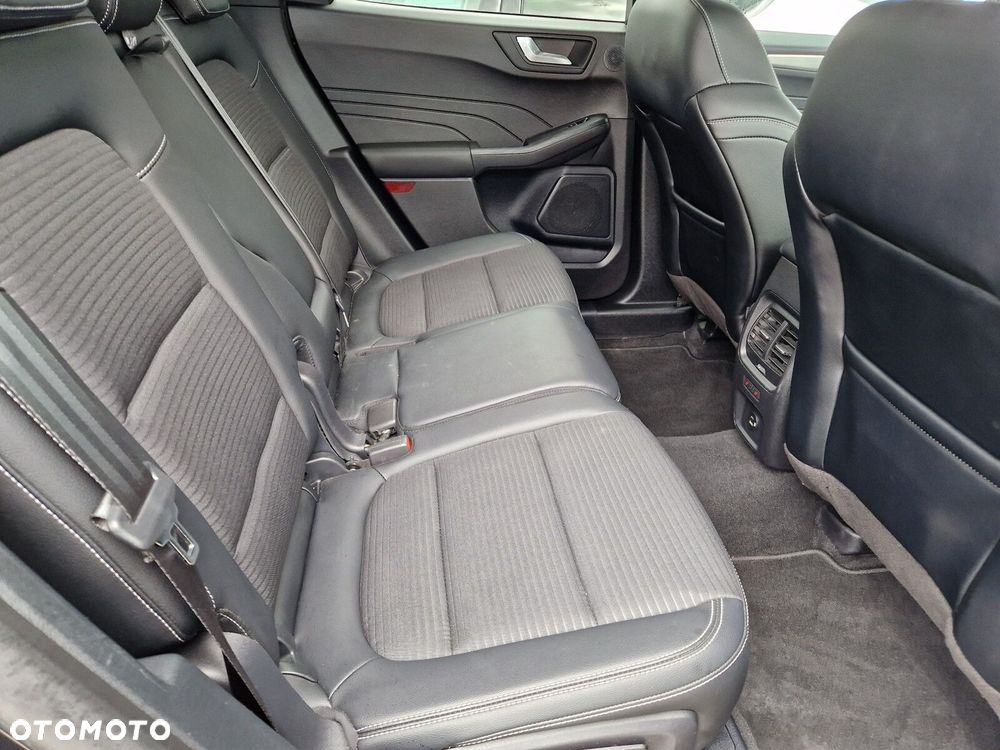 Ford Kuga - 38