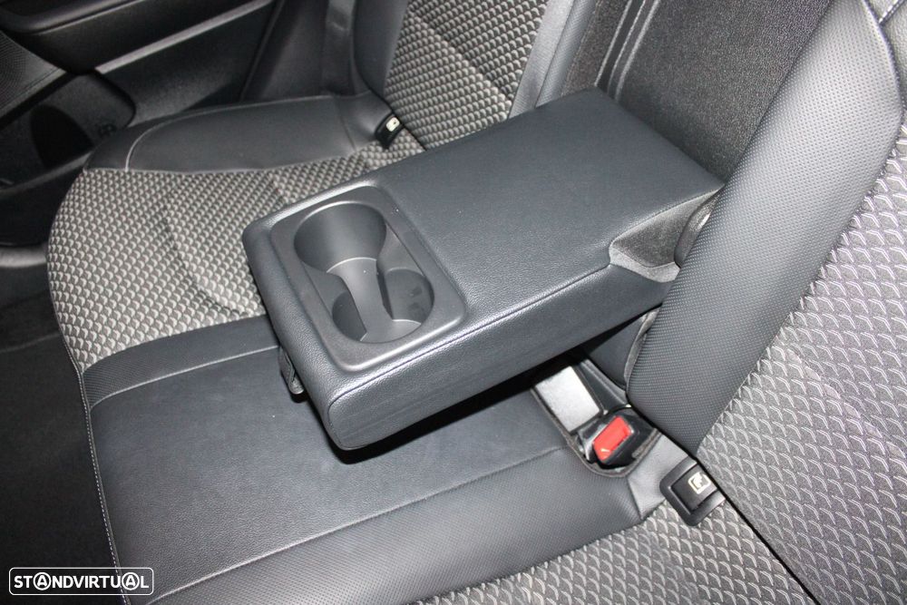Kia XCeed 1.6 GDi PHEV Drive — fotografia 42