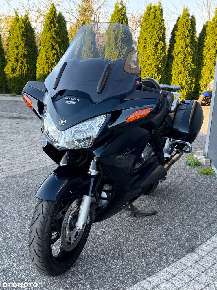 Honda ST - 16