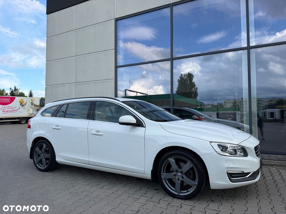 Volvo V60 T3 Geartronic Momentum - 7