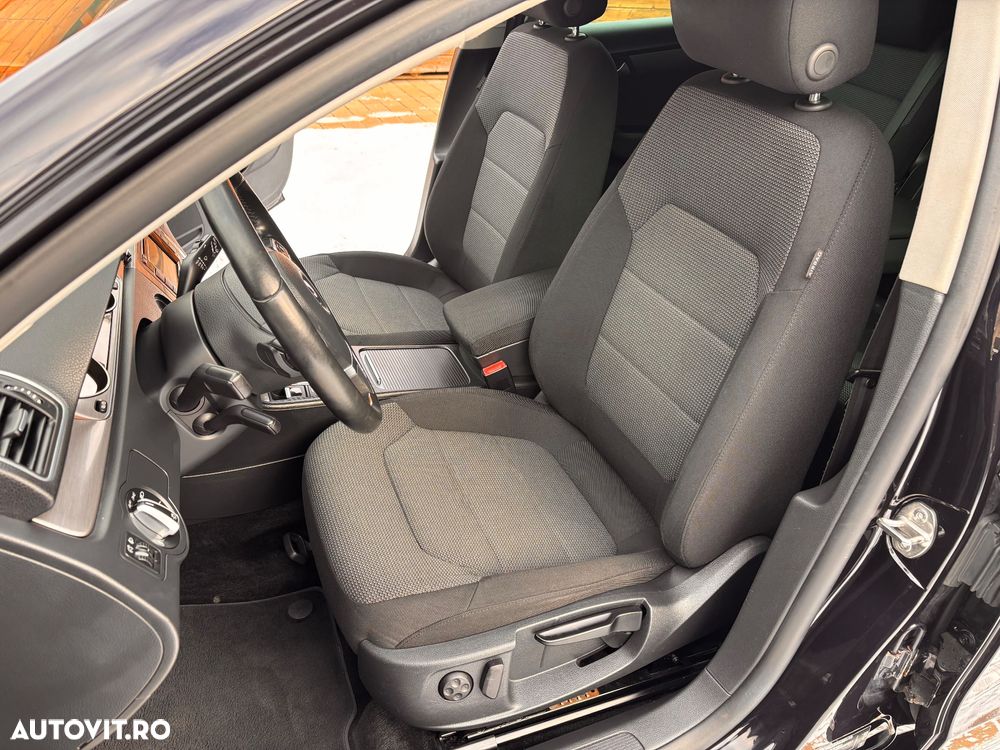 Volkswagen Passat Variant 2.0 TDI DSG BlueMotion Technology Comfortline - 16