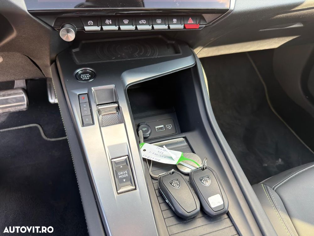 Peugeot 408 1.6L 180 PHEV GT - 12