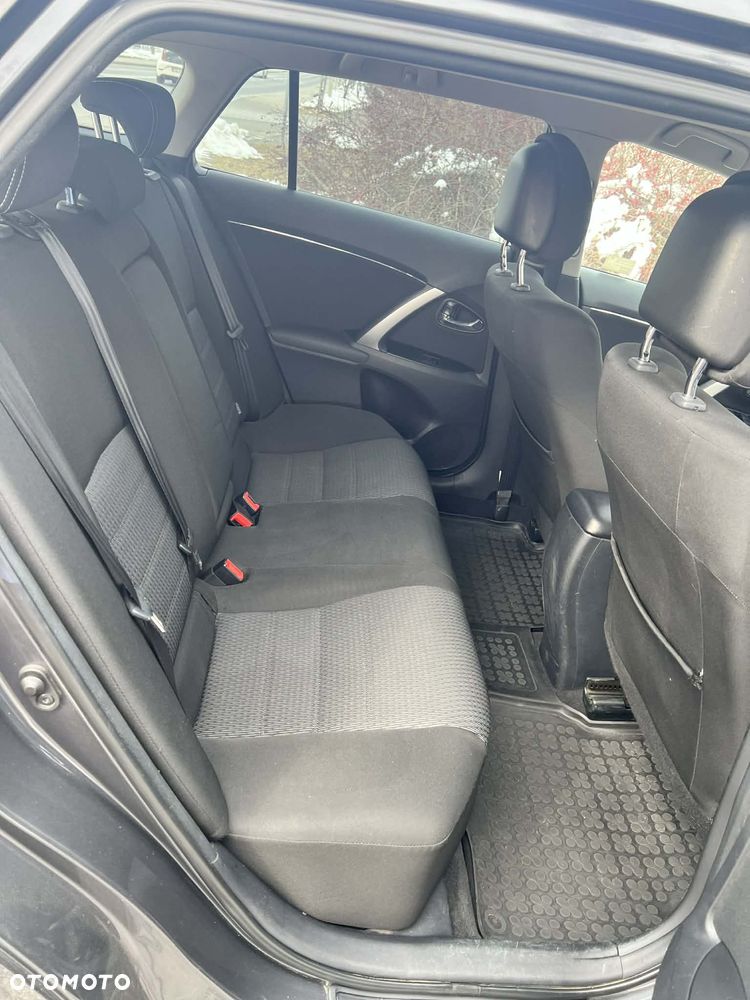 Toyota Avensis 2.0 D-4D Active - 8