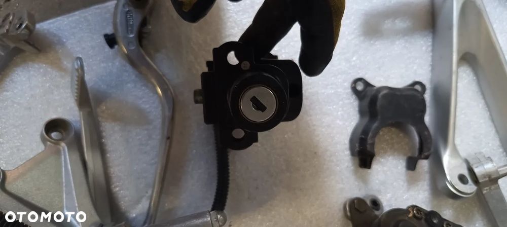 HONDA CBR1000RR  CBR 1000RR SC57 SC59 SET AMORTYZATOR SKRĘTU  POMPA ABS - 11