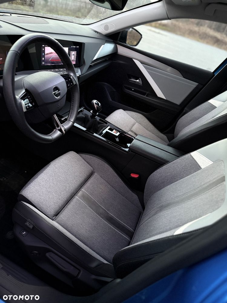 Opel Astra 1.2 T Elegance S&S - 25