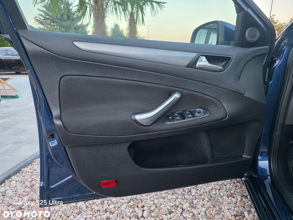 Ford Mondeo - 23