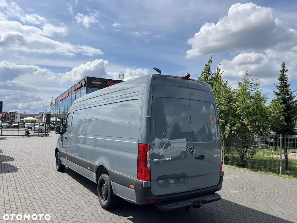 Mercedes-Benz Sprinter - 4