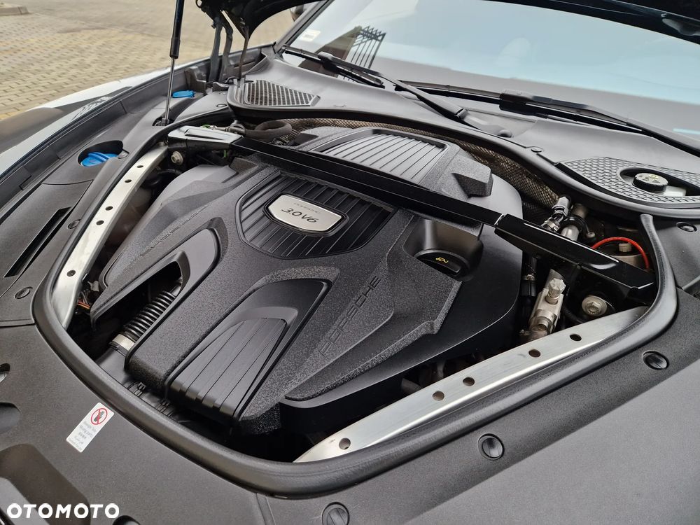 Porsche Panamera 4 - 34