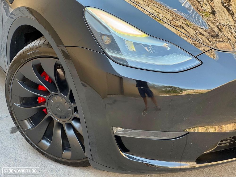 Tesla Model Y Performance Dual Motor AWD - 12