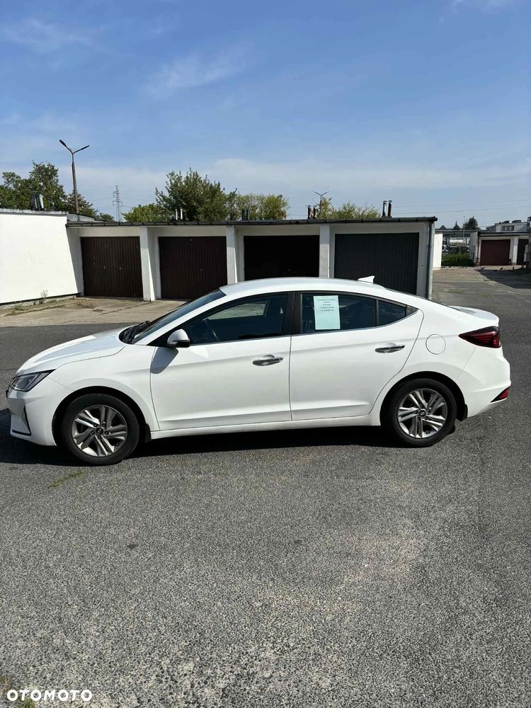 Hyundai Elantra ver-1-6-comfort - 2