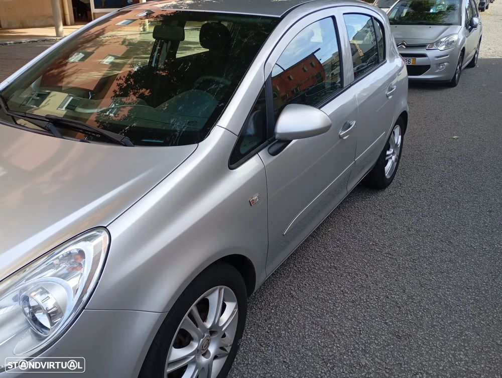 Opel Corsa 1.2 16V Enjoy - 4