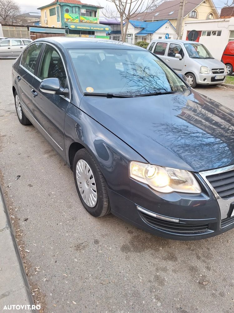 Volkswagen Passat 1.9 TDI DPF Highline - 25