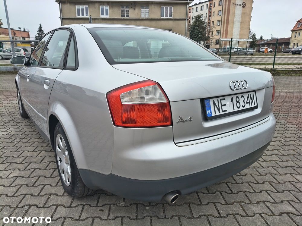 Audi A4 Limousine - 14