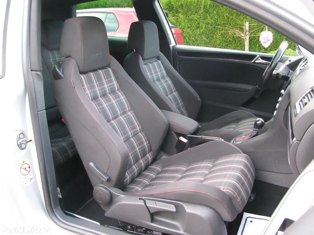 Volkswagen Golf 2.0 GTI DSG - 18