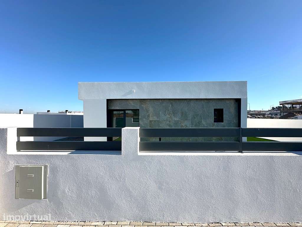 Moradia T3 a venda com Design Sofisticado e Jardim Privado - Grande imagem: 2/17