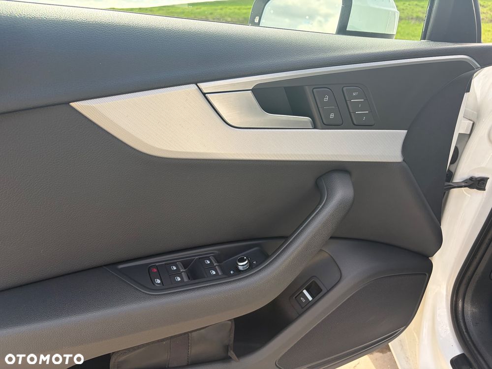 Audi A4 Limousine 2.0 TFSI ultra S tronic - 13