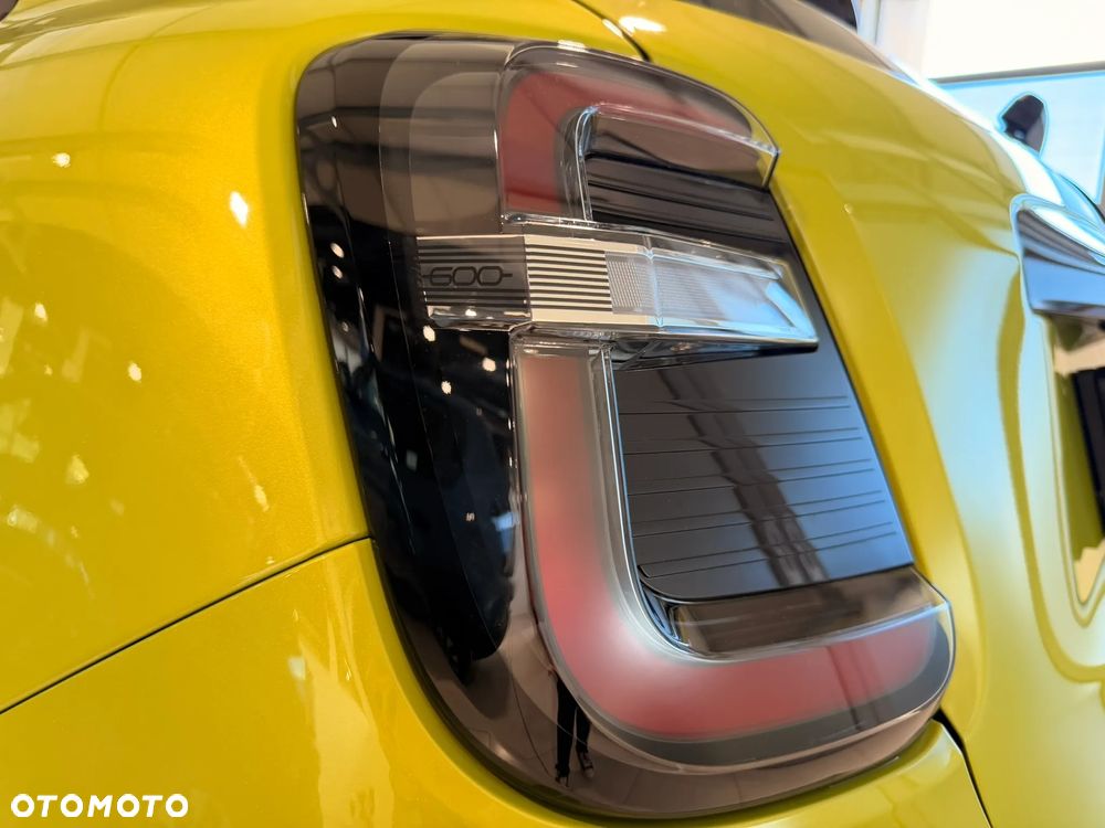 Fiat 600 1.2 Turbo Sport eDCT - 12