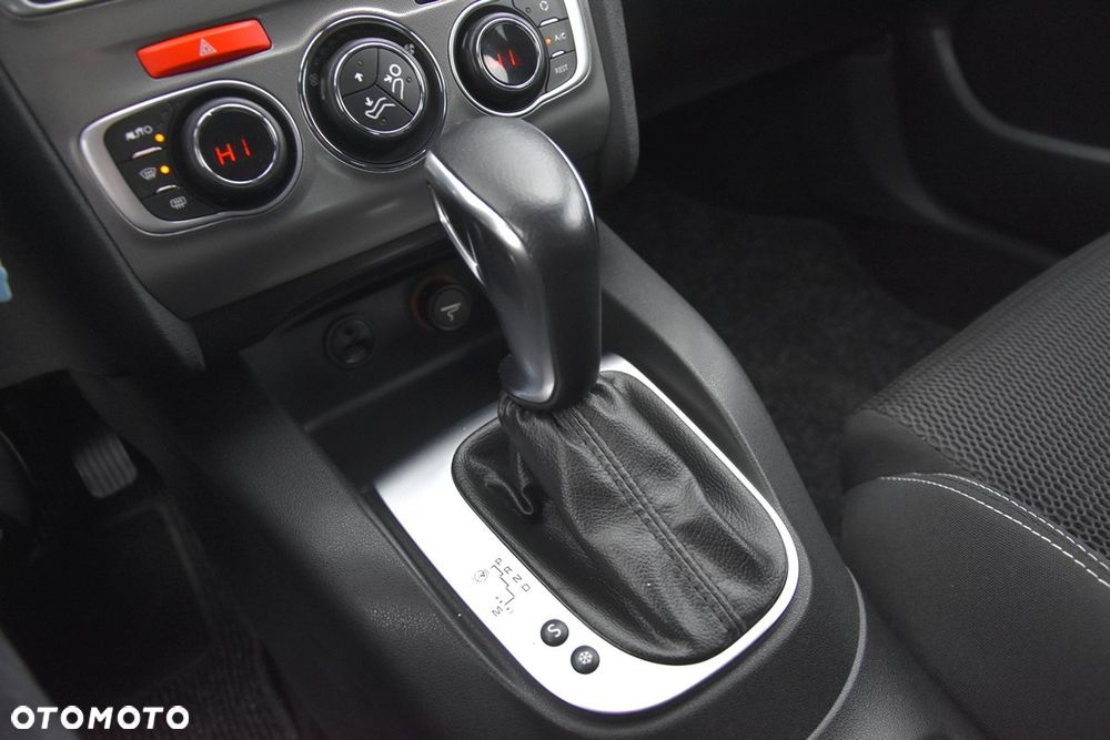 Citroën C4 ver-bluehdi-150-eat6-shine - 32