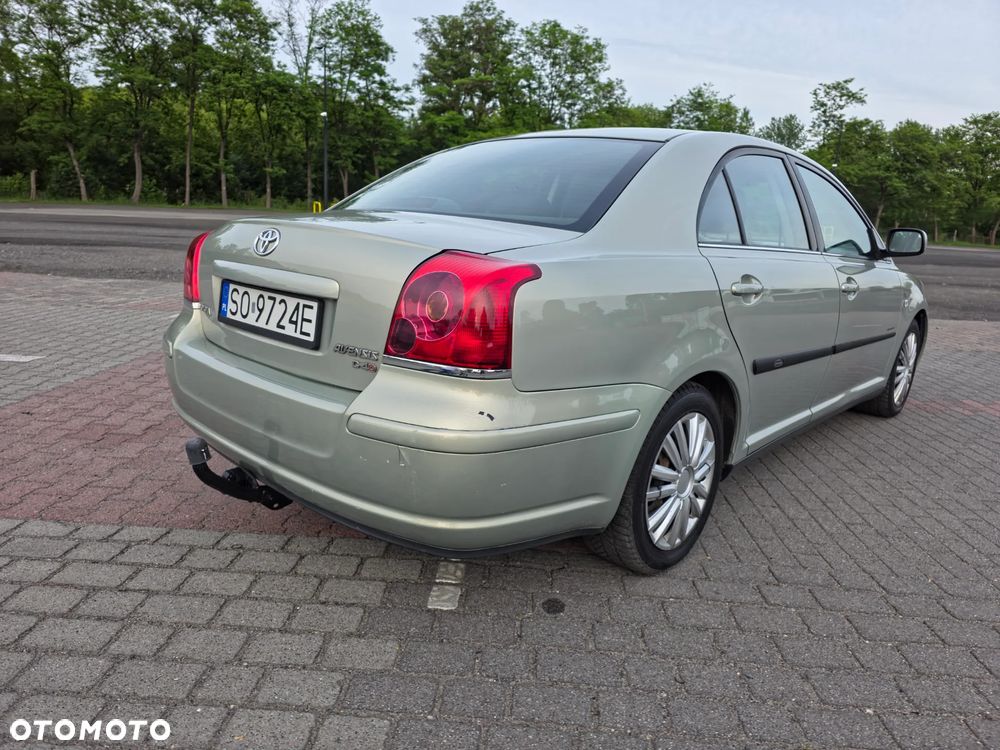 Toyota Avensis 2.0 D-4D Sol - 25