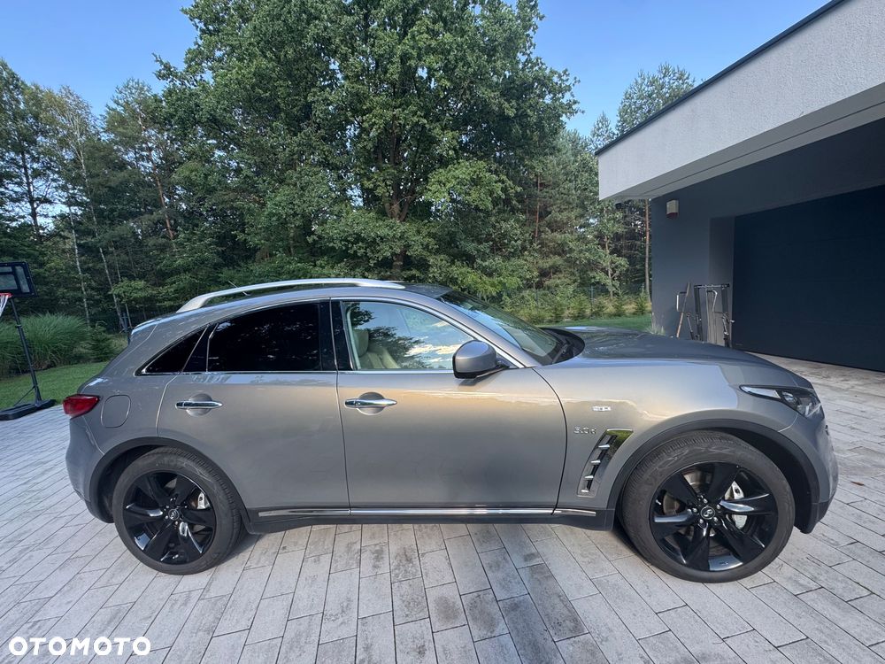 Infiniti QX70 - 2
