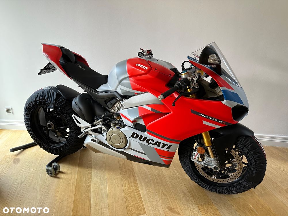 Ducati Panigale V4S - 1