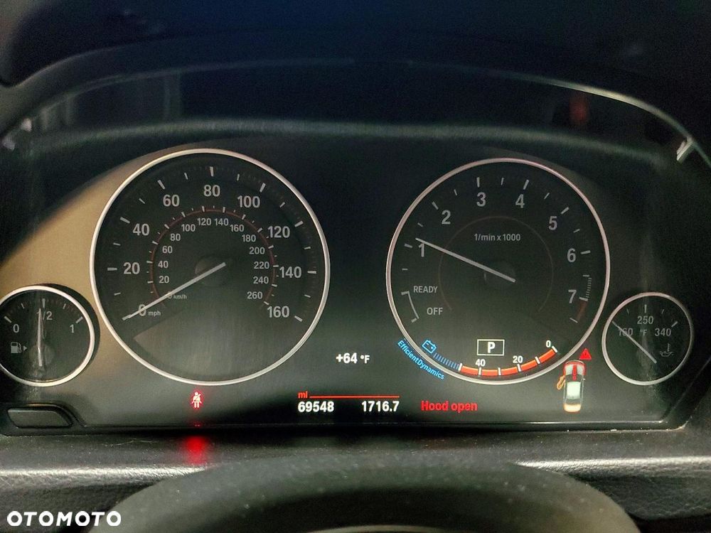 BMW Seria 3 330i xDrive - 10